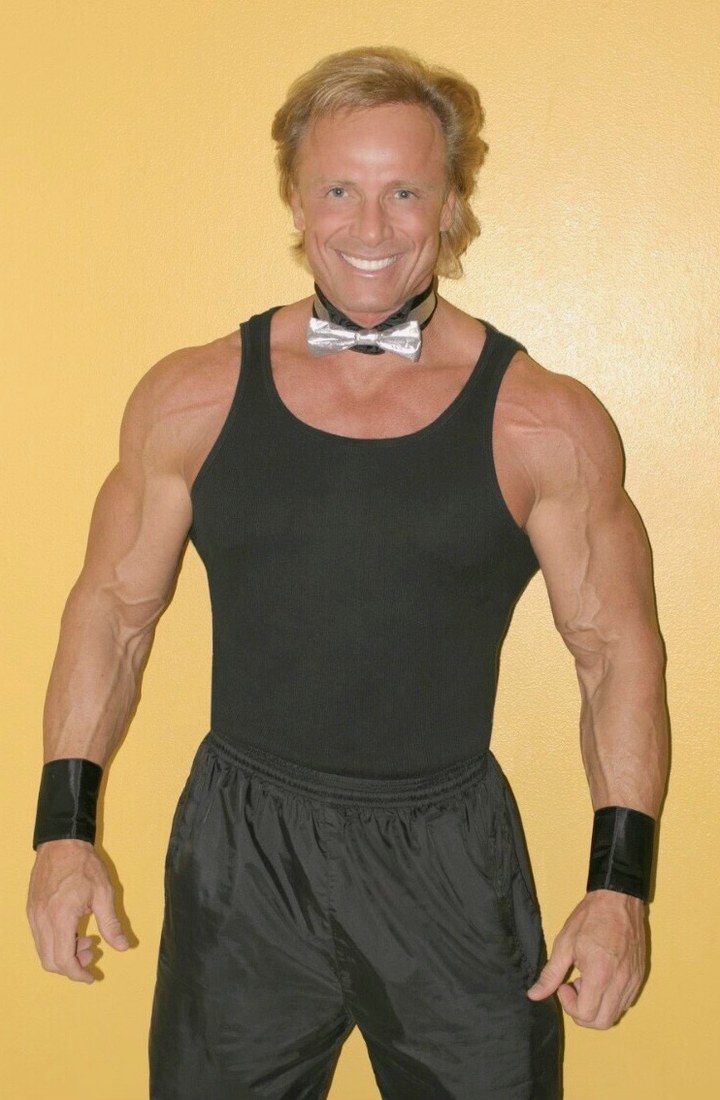 Lee Millard, still posing today, modern photo